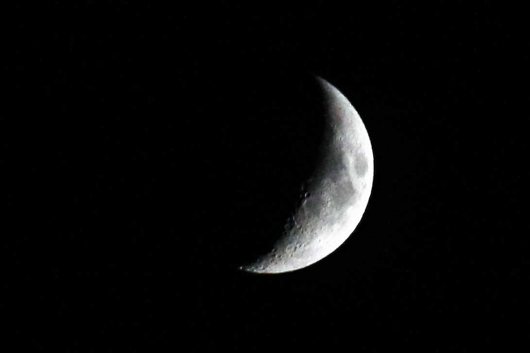 È tutta colpa della LUNA... quando si avvicina troppo alla terra tutti voglion fotografarla!!!!