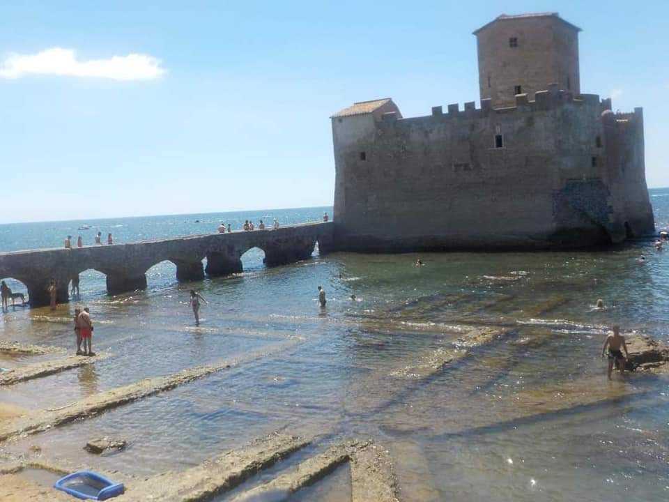 buongiorno a tutti voi della community oggi stiamo al mare Torre Astura vicino Nettuno Lazio😄😄
