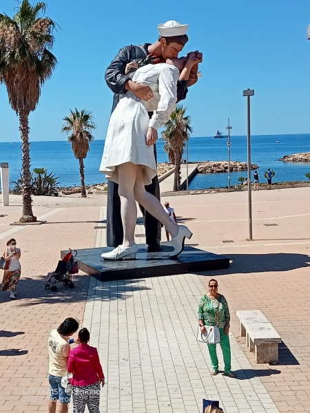 La statua del bacio