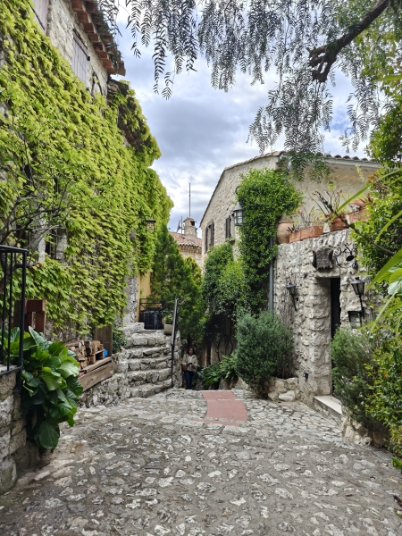 Eze