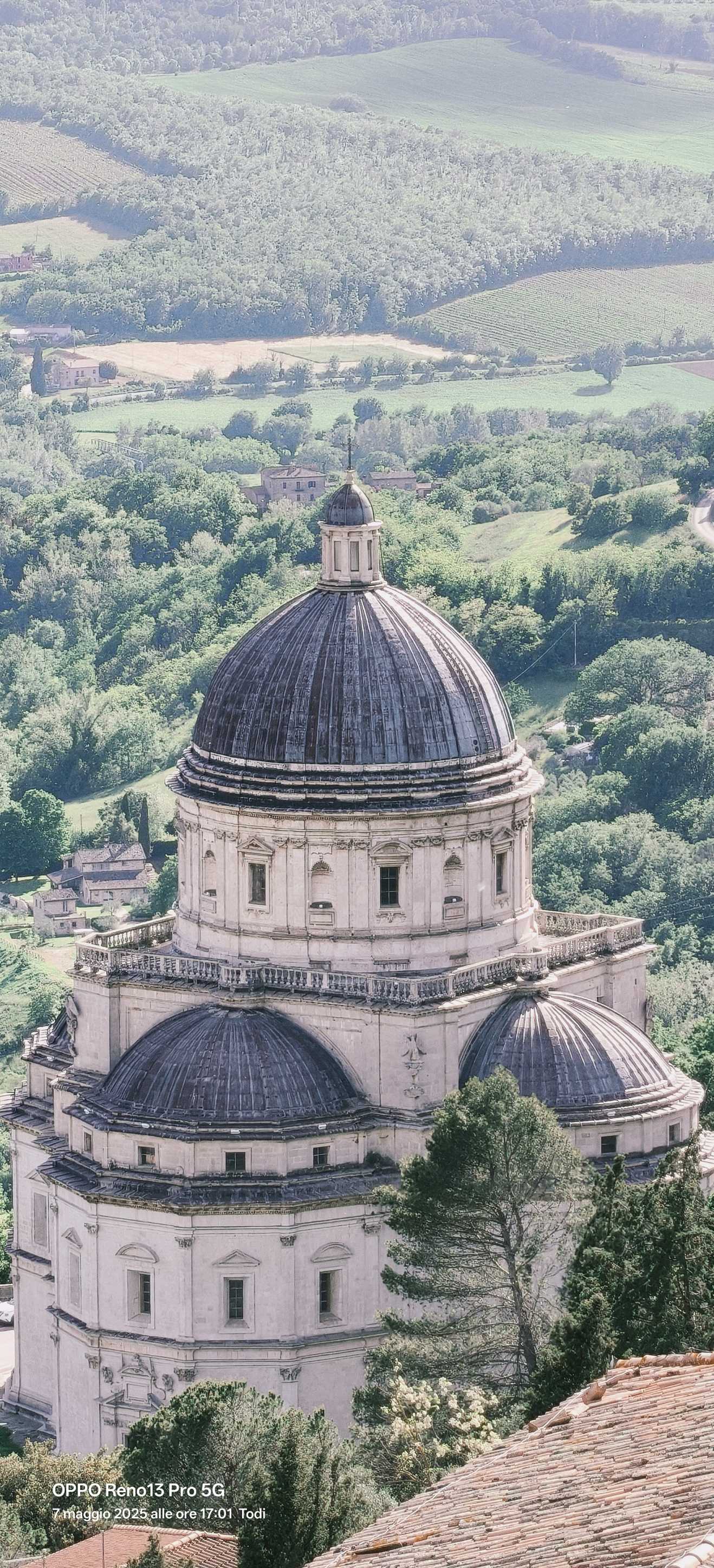 Dall'alto, Santa Maria della consolazione