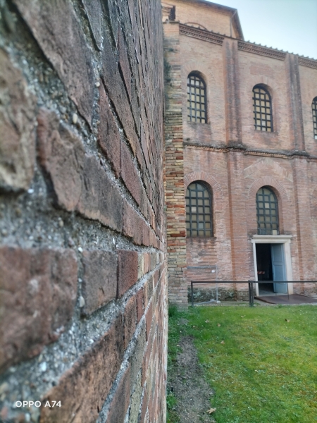 Esterno basilica di San Vitale (RA)